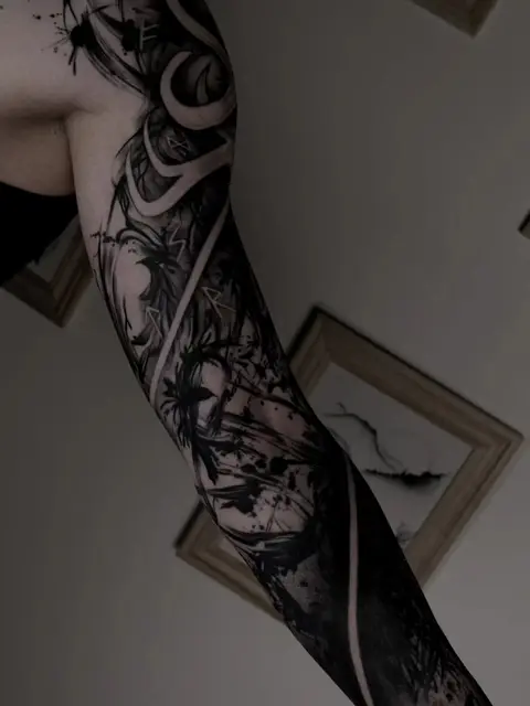Abstract sleeve with dear skull