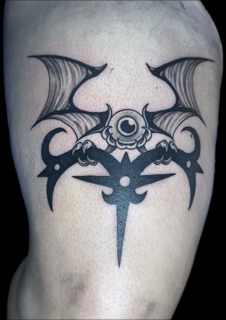 Eye with tribal