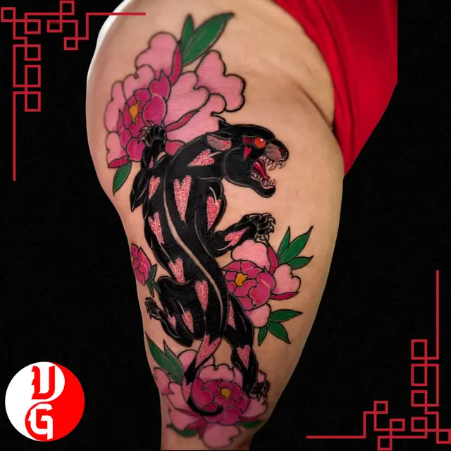 Tatuador versátil, Versatile tattoo artist