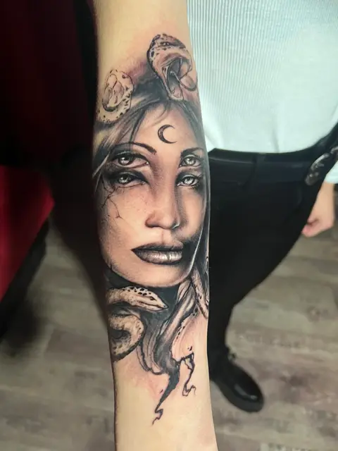 Damian  Tats portfoliowerk 32