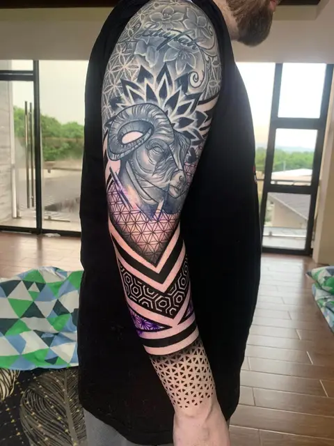Home service with these awesome guys from texas all the style and composition was mine but the Layla tattoo was from the previous artist