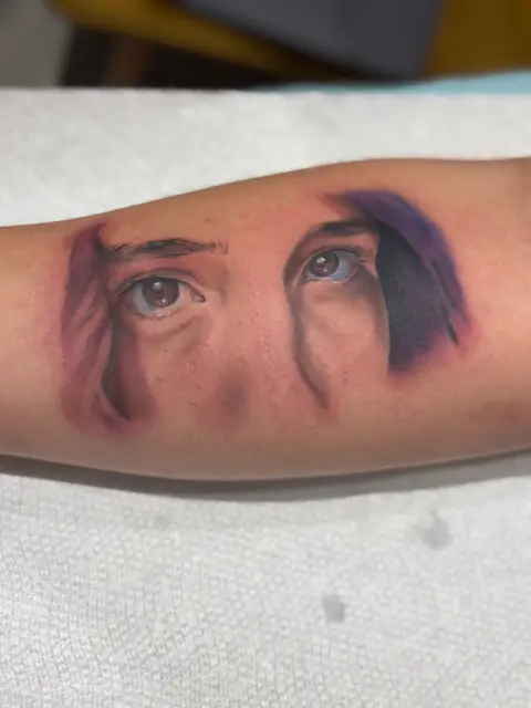 His sister’s eyes