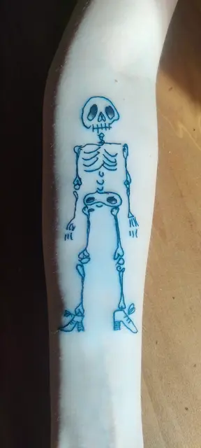 Perplexed skeleton with happy hips