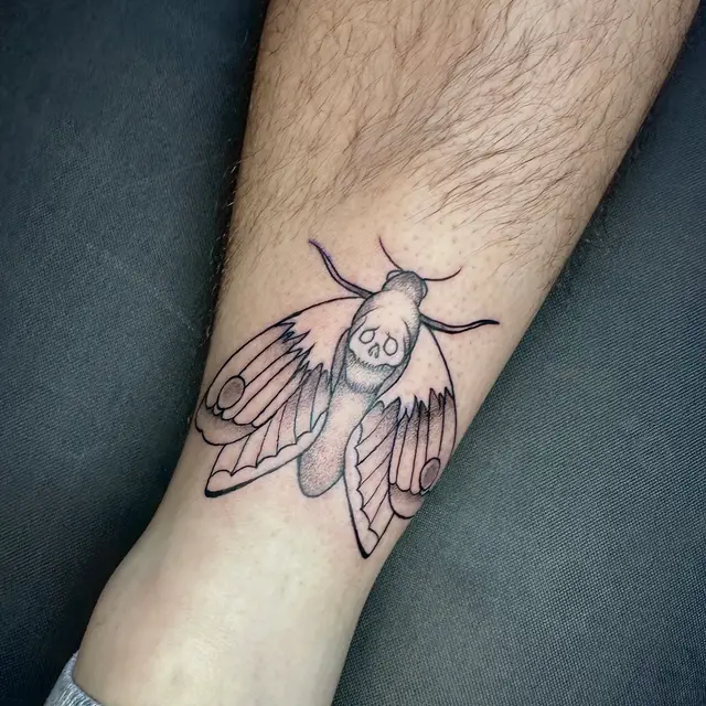 A goth moth